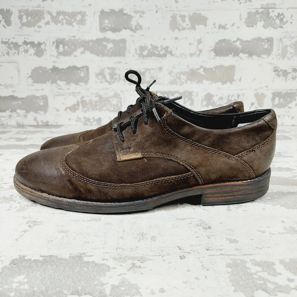 Clarks Denton Dane Brown Nubuck Wingtip Lace Up Oxfords E642